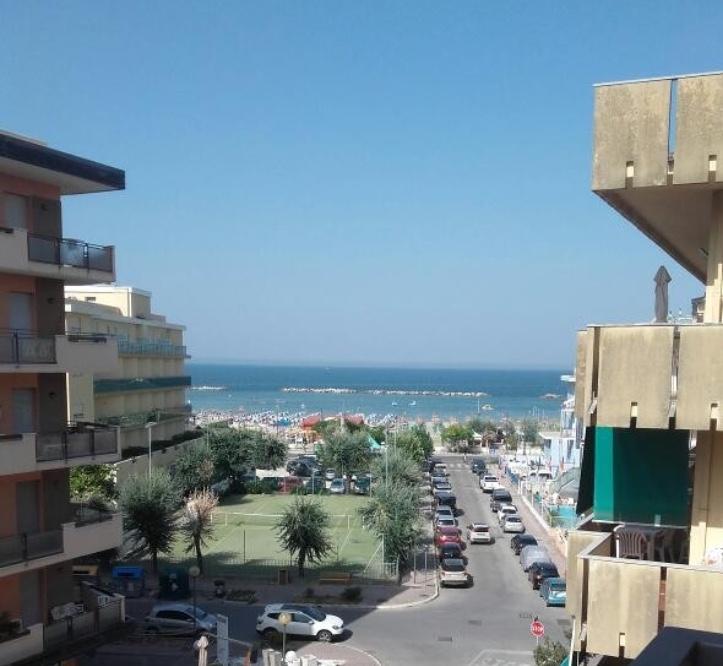 Hotel Majestic تْشيزيناتيكو المظهر الخارجي الصورة